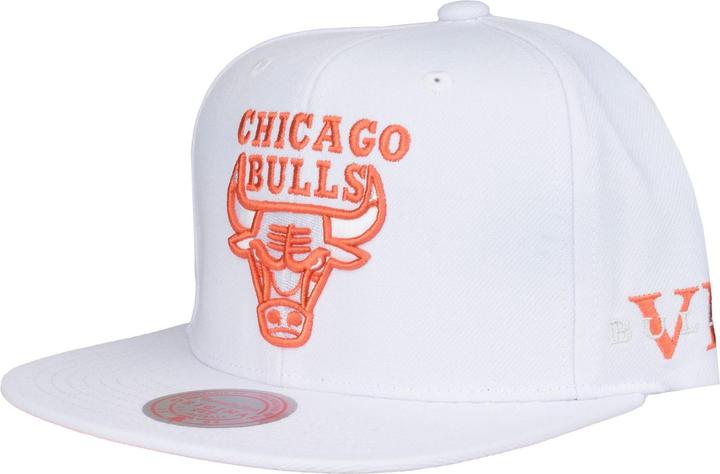 Produktbild Mitchell & Ness Snapback Cap - CORE VI Chicago Bulls weiss (One Size)