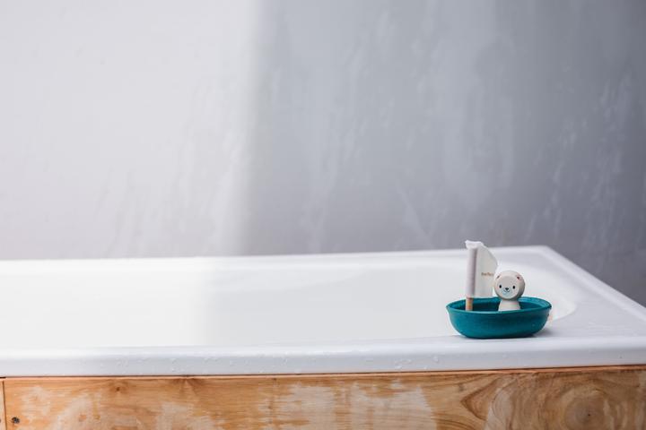 Produktbild Plantoys Segelboot - Eisbär