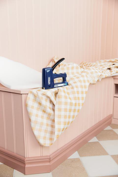 Actual product image Rapid RPC4 hand tacker