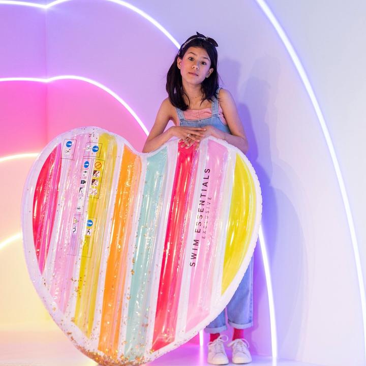 Productafbeelding Swim Essentials Regenboog hart luchtbed