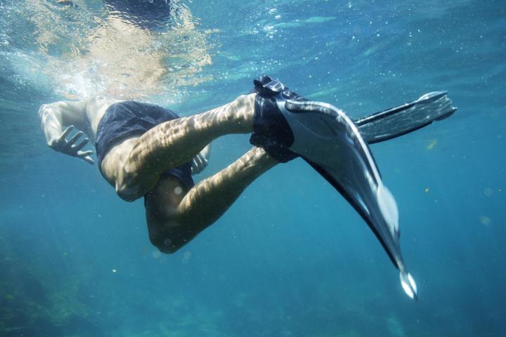 Actual product image Bestway Hydro-Pro BlackSea Snorkel & Fin Set, Adult, Half face mask, Tempered glass, Assorted colour