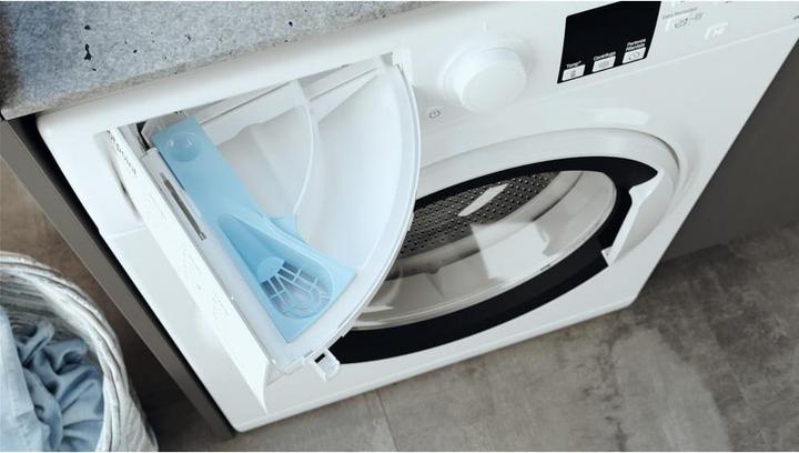 Actual product image Hotpoint RSSF 624 W EN N Front loading washing machine 6 kg 1200 rpm C White (6 kg, Left)
