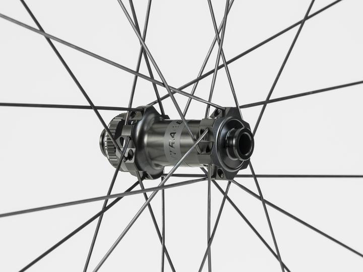 Actual product image Bontrager Aeolus Pro 37 TLR Disc (Front wheel, 28")