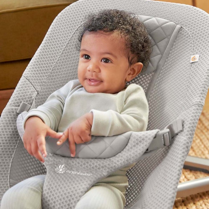Actual product image Ergobaby 3-In-1 Evolve Babywippe Mesh inkl. Spielbügel