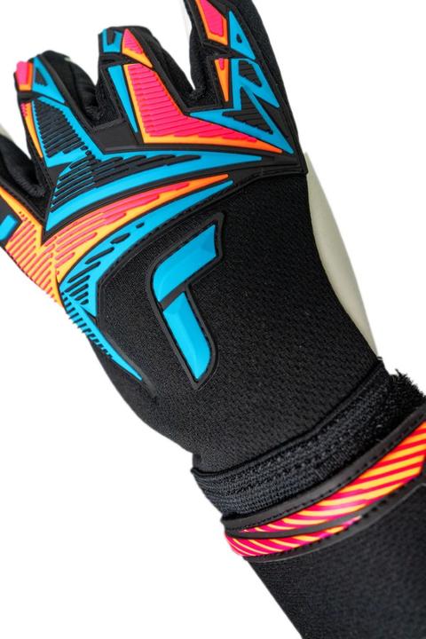 Actual product image Reusch Attrakt Freegel Advance (8)