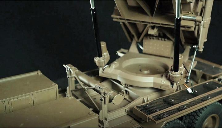 Actual product image Amewi Semi trailer US M747 launcher, sand 1:12, kit