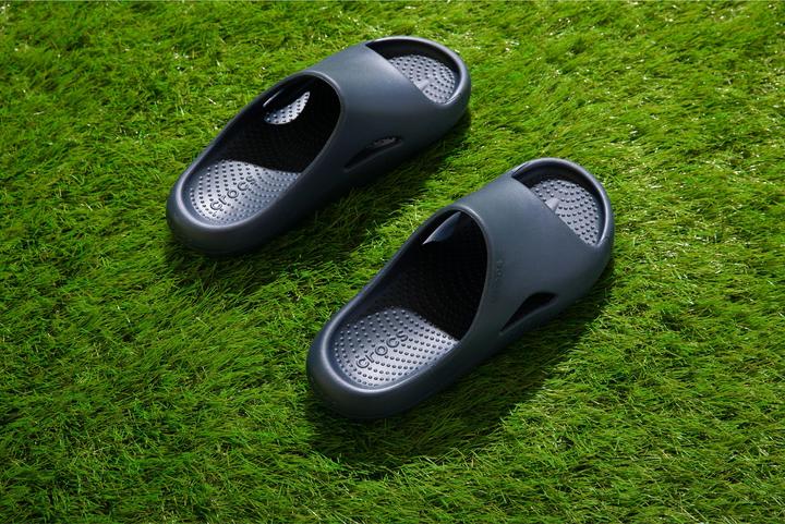 Produktbild Crocs Mellow Recovery Slide (39)
