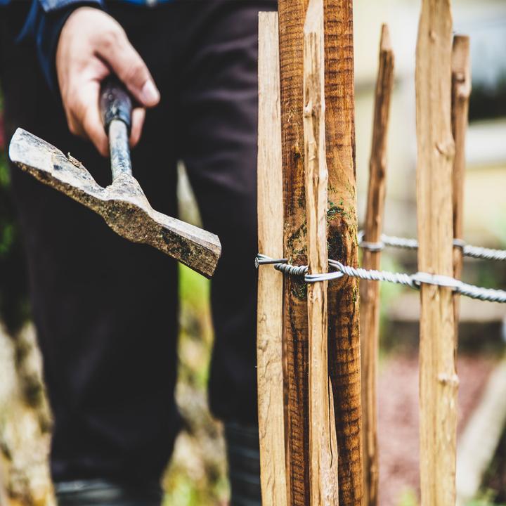 Actual product image Aquagart 5m Staketenzaun 80cm hoch Lattenabstand 4-6cm Gartenzaun Kastanienzaun aus Haselnuss Holzzaun