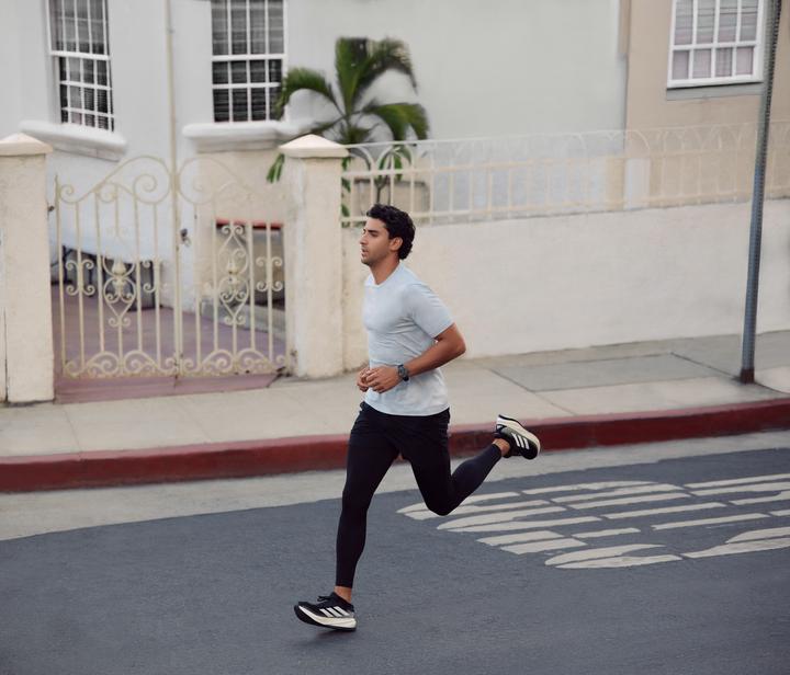 Produktbild Amazfit Active Max Black, W2556GL1N