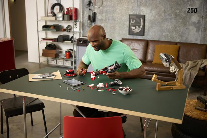 Immagine prodotto LEGO Ferrari F2004 e Michael Schumacher (11375, LEGO Icons)