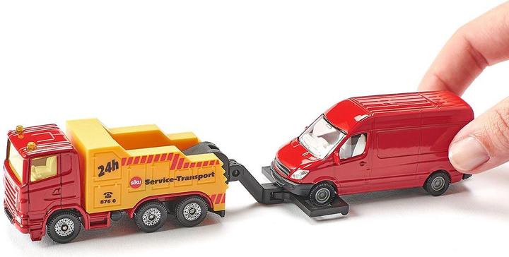 Actual product image Siku Towing vehicle with passenger car