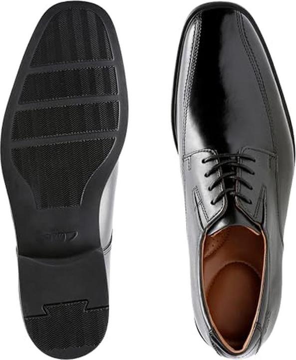 Actual product image Clarks Tilden Walk (42)