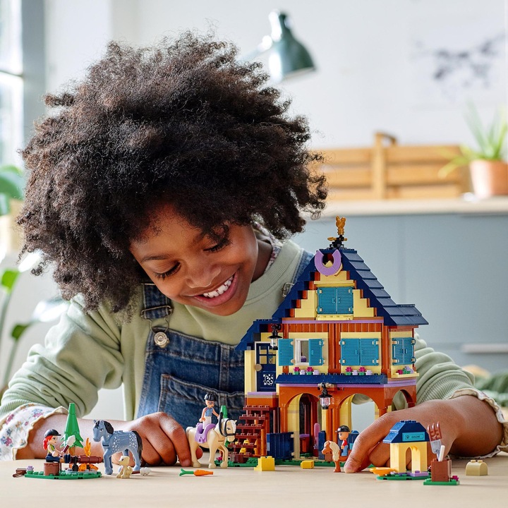 Actual product image LEGO Riding farm in the forest (41683, LEGO Friends)