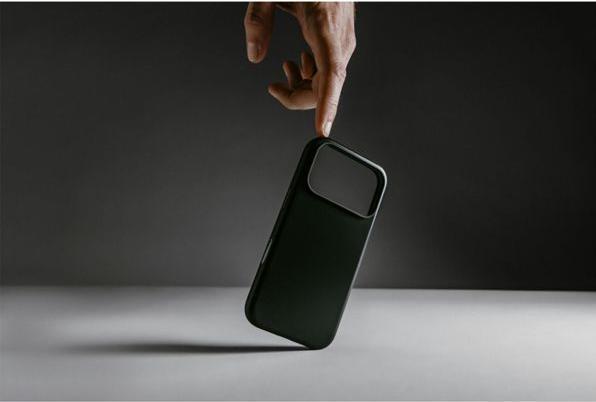 Produktbild Nomad Moderne Hülle - iPhone Hülle (Apple iPhone 17 Pro Max)