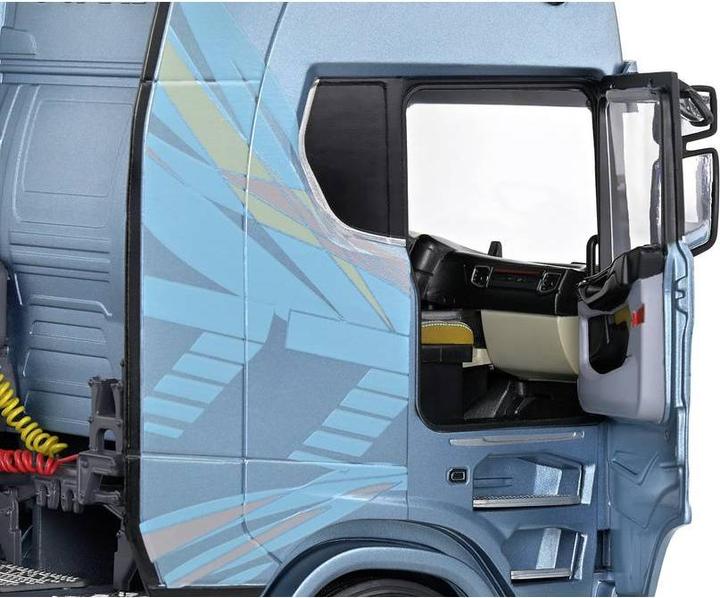 Produktbild Solido 1:24 Scania S770 Highline blau