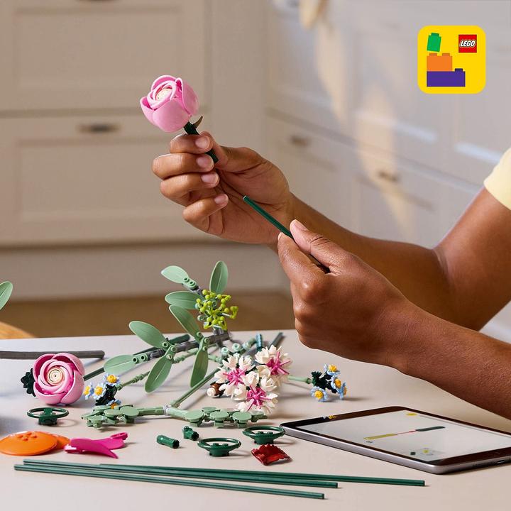 Produktbild LEGO Schöner Rosafarbener Blumenstrauss (10342, LEGO Icons, LEGO Botanical)