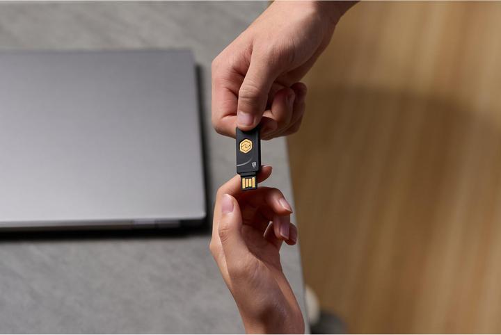 Actual product image Kensington VeriMark NFC+ Security Key - USB-A