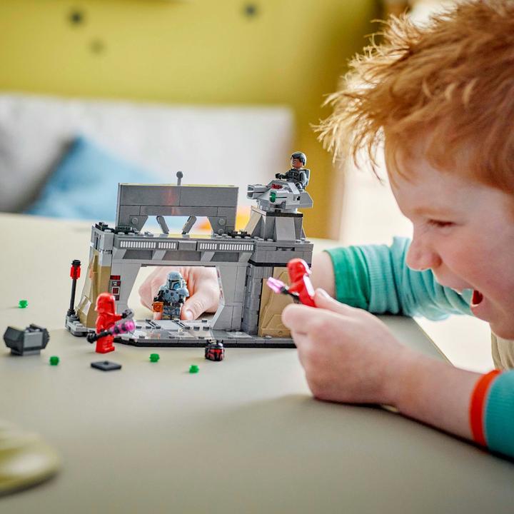 Actual product image LEGO 75386 Duel between Paz Vizsla™ and Moff Gideon™ (75386, LEGO Star Wars)