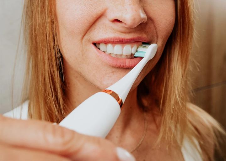 Produktbild Concept Schallzahnbürste mit Reiseetui Perfect Smile weiss ZK7010