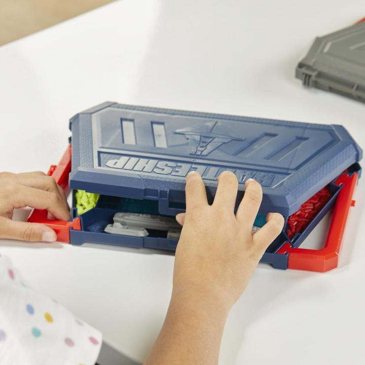 Actual product image Hasbro Gaming Fleet manoeuvres (German, 2 Players)