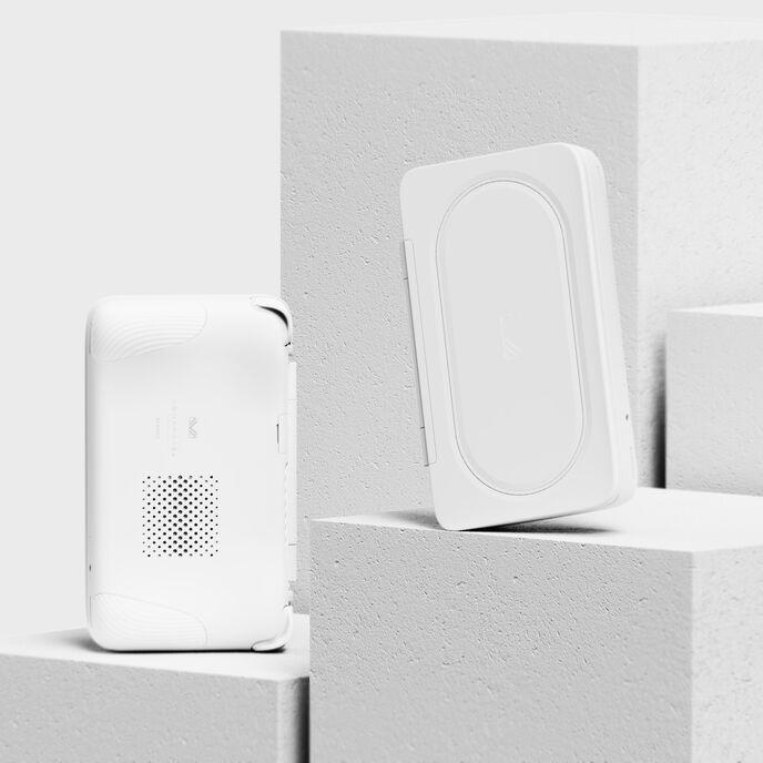 Actual product image Ayaneo Flip DS Handheld Console - AMD Ryzen 8840U, 16 GB LPDDR5X, 512 GB SSD, Milky White