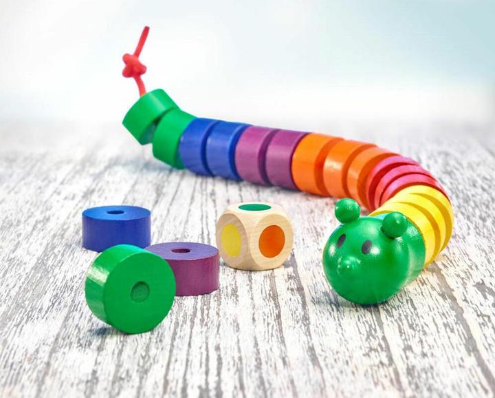 Actual product image Selecta Spielzeug Fädelraupe