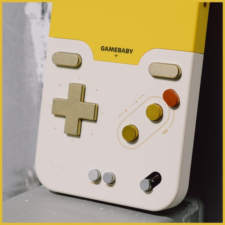 Produktbild Case GAMEBABY with controller for iPhone 16 Pro Max yellow (Apple iPhone 16 Pro Max)