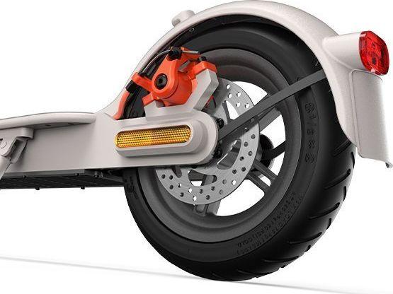 Produktbild Xiaomi Mi Electric Scooter 3 (20 km/h, 30 km, 300 W)