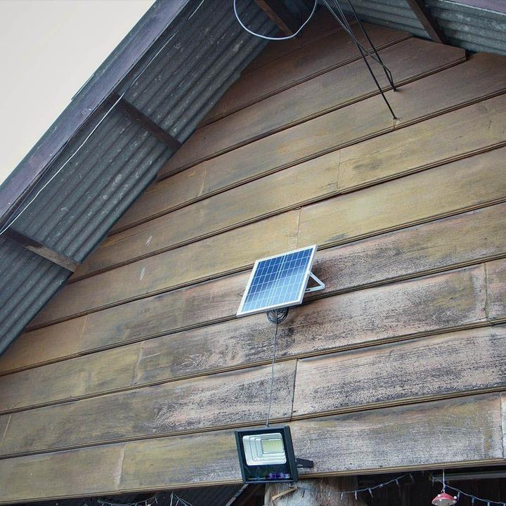 Immagine prodotto V-TAC VT-8576 - Proiettore a LED con pannello solare 35 W 4000K (2450 lm, IP65)