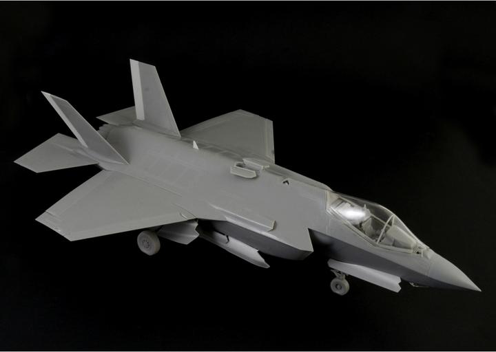 Actual product image Italeri 1:32 Lockheed F-35A Lighting II