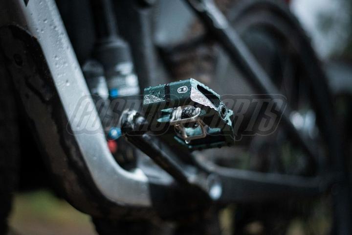 Actual product image Crankbrothers Mallet Enduro LS clipless pedal, long axle, Topo Limited Edition, slate blue/black