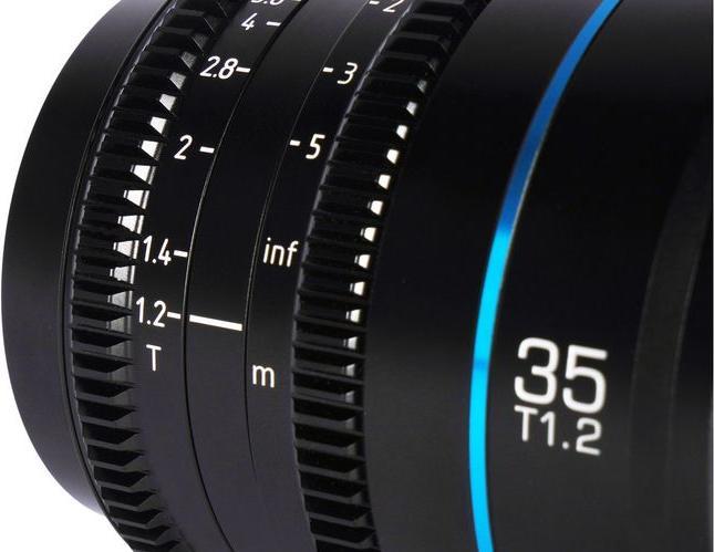 Produktbild Sirui MS35X-G Night Walker 35mm T1.2 S35 Cine Objektiv (X-Mount Gun Metal Gray) (Neuheit) (Angebot) (Fujifilm X, APS-C / DX)