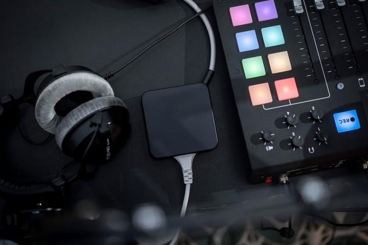 Produktbild Max Hauri Cube (3 x, Typ 13, USB-A, USB-C, 2 m)