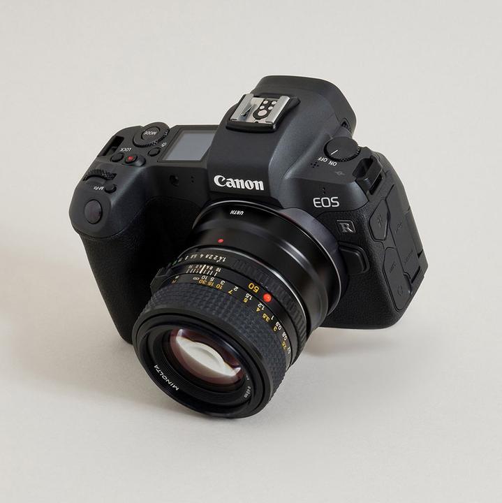 Produktbild Urth Lens Mount Adapter: Compatible with Minolta Rokkor (SR / MD / MC) Lens to Canon RF Camera Body