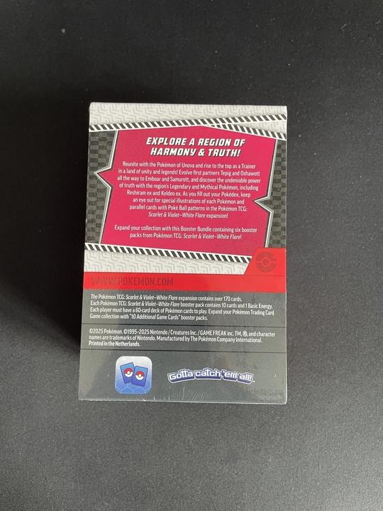 Produktbild Pokémon SV10.5  White Flare (Englisch, Bundle)