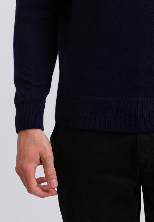 Actual product image Cash-Mere Cashmere Turtleneck Sweater (S)