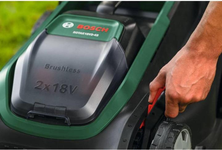 Actual product image Bosch Hausgeräte Rotak 18V-43 Set (Rechargeable battery operated)