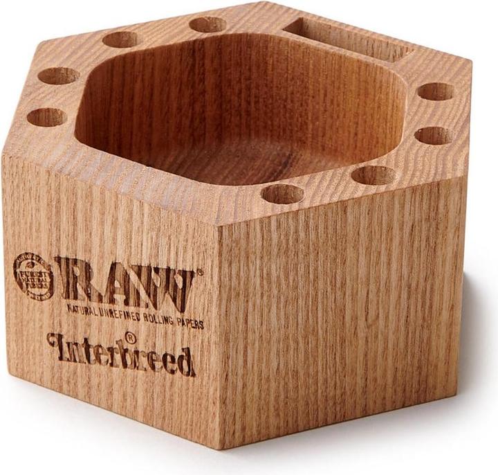 RAW Aschenbecher X Interbreed