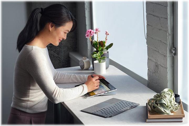 Produktbild Microsoft Surface Pro 13-Zoll Keyboard mit Slim Pen 2 (DE, Docking)