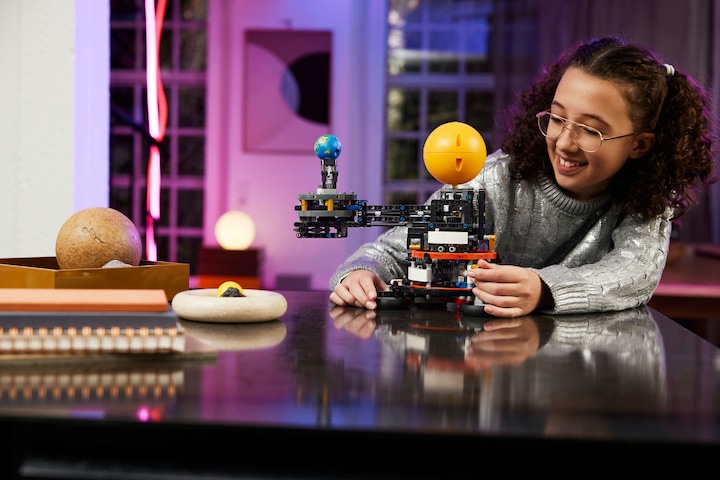 Produktbild LEGO Sonne Erde Mond Modell (42179, LEGO Technic)