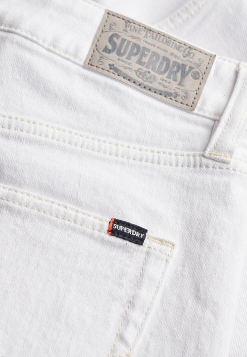 Image du produit Superdry Short effiloché à taille mi-haute (28)