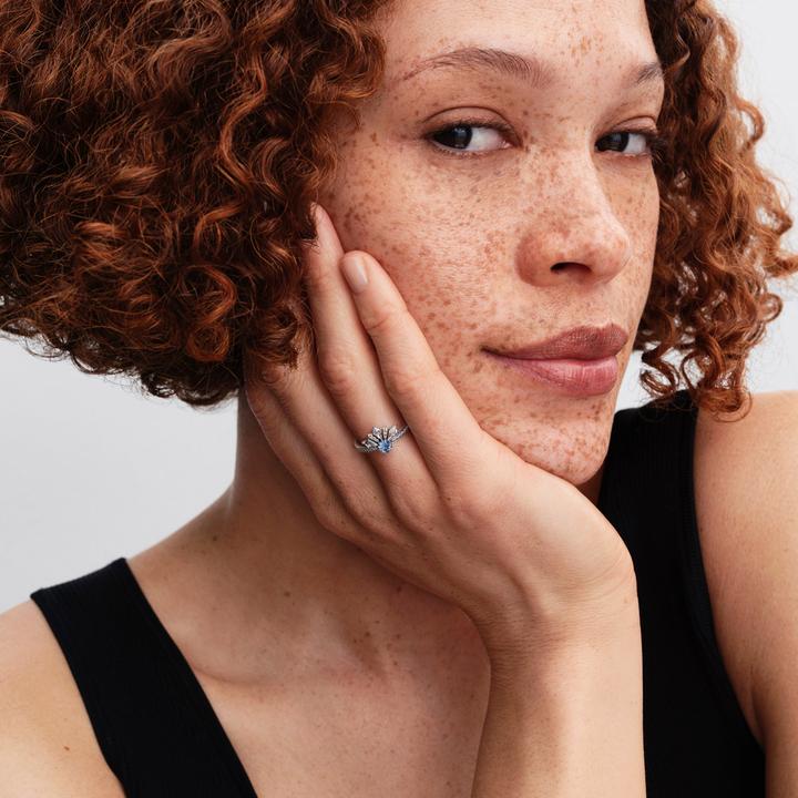 Produktbild Pandora Disney Frozen Königin Elsa Tiara Ring (52, 925 Silber)