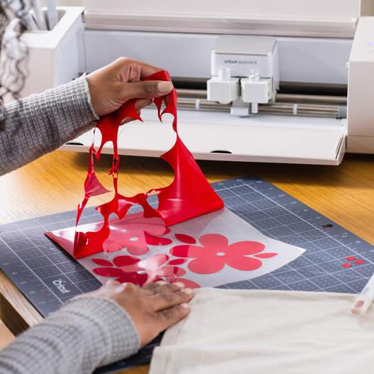 Productafbeelding Cricut Puff Iron-On RED 30x48cm