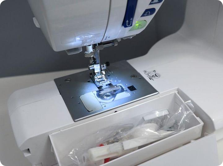Produktbild W6 Stickmaschine N 3300 Exklusive (130 x 200 mm)