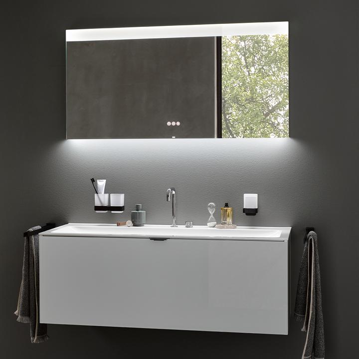 Actual product image Emco MI 250+ LED light mirror, wide light cut-out top, touch control panel, width 1400mm, 1071400 (140 x 16 cm)