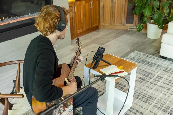 Actual product image Zoom R4 MultiTrak (Multitrack recorder)