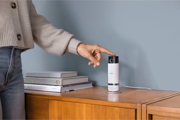 Immagine prodotto Bosch Smart Home Telecamera per interni Eyes II