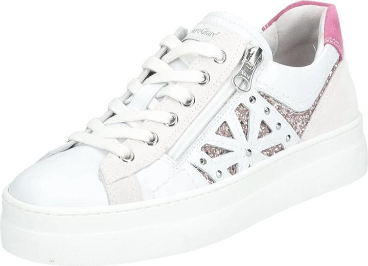 Pink, Blanc