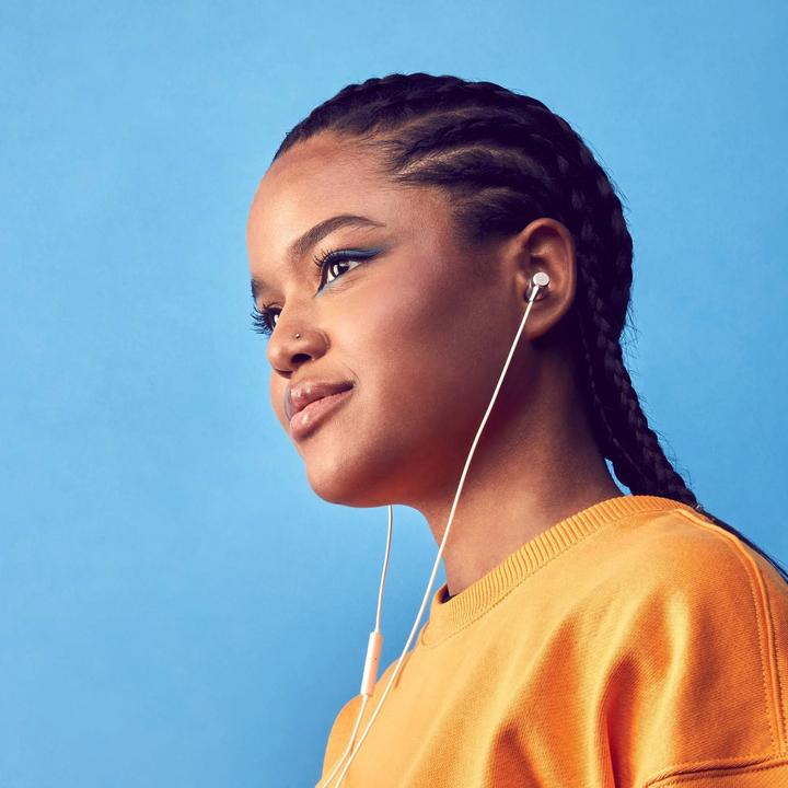 Actual product image Energy Sistem Headphones With Metallised Silver Wire Microphone Jack3 5mm Recycled Plastic Aluminum (Cable)