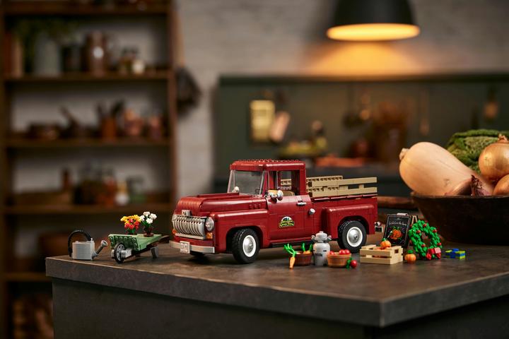 Actual product image LEGO Pickup (10290, LEGO Rare Sets, LEGO Creator Expert)